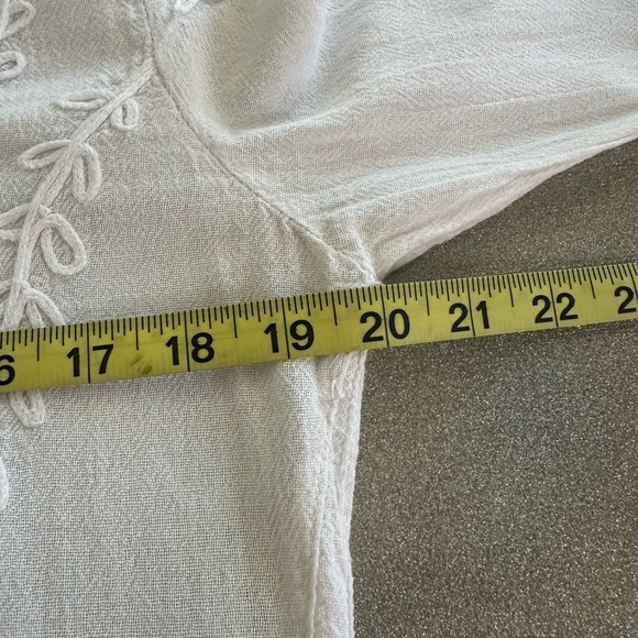 South American Side White Embellished Fitted Blouse with Long Sleeves (843) - Picture 10 of 12